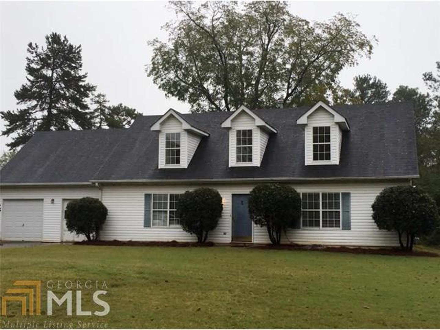 This master on the main sits on over a half acre conveniently located between Winder Hwy and University Parkway/Hwy 316. With some TLC, this home will offer abundant living space. There is a bonus room over the garage that is ready to be finished. This property has a long, level driveway; no HOA; large fenced in backyard; and new roof 6/2015. The condition of the home was taken into consideration when pricing the home.