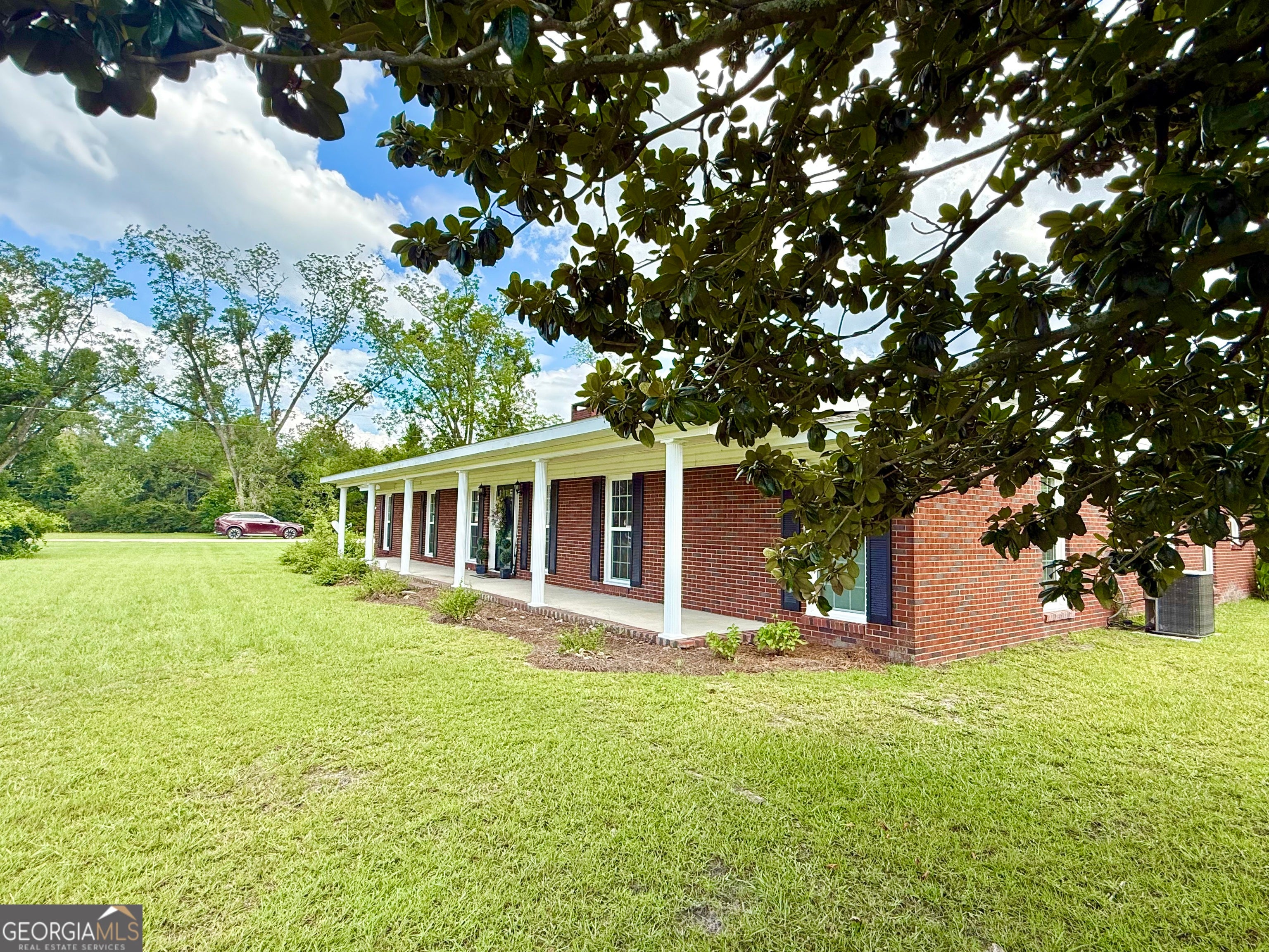 201 Burketts Ferry RD