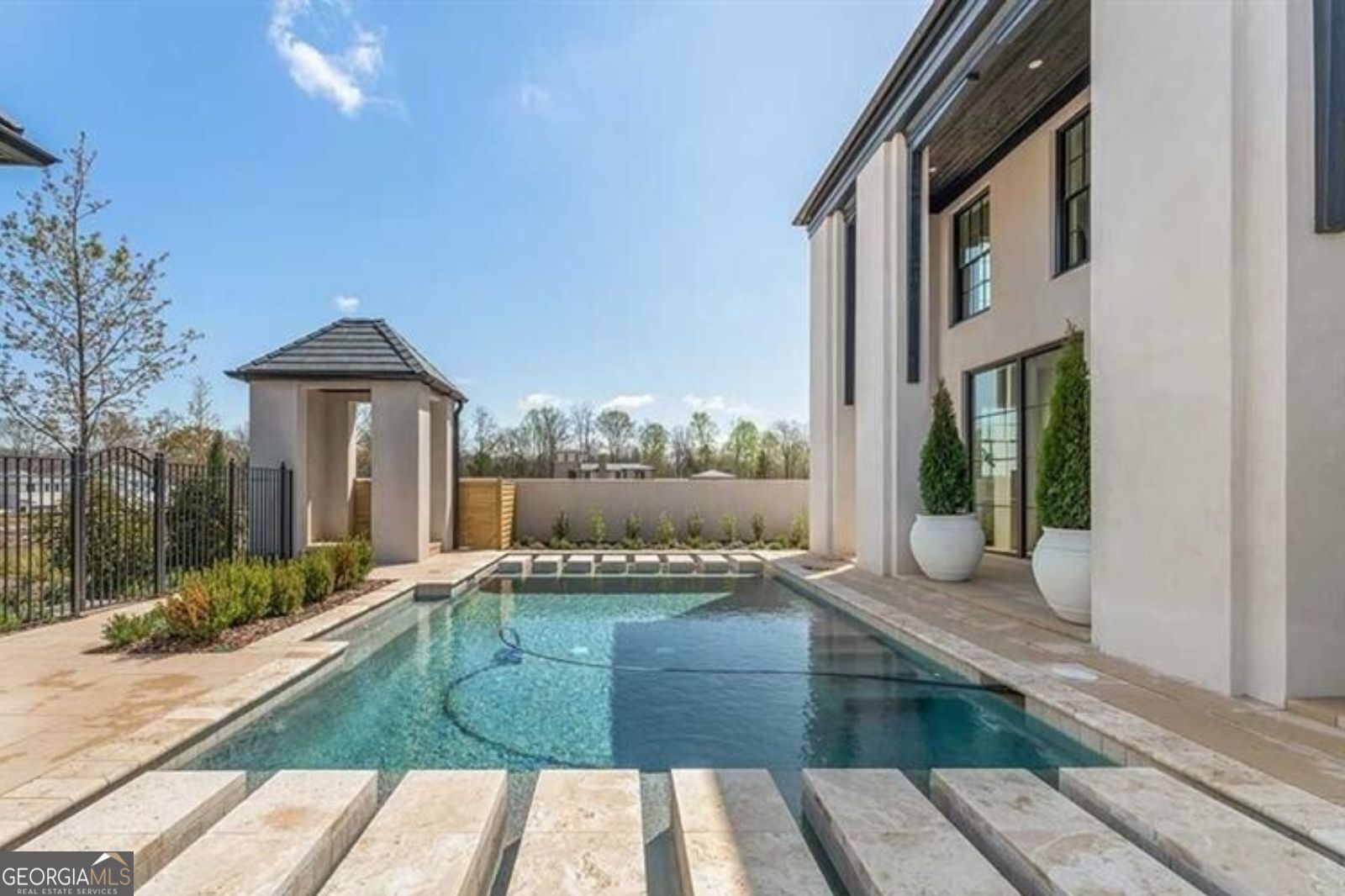 220 Guild LN