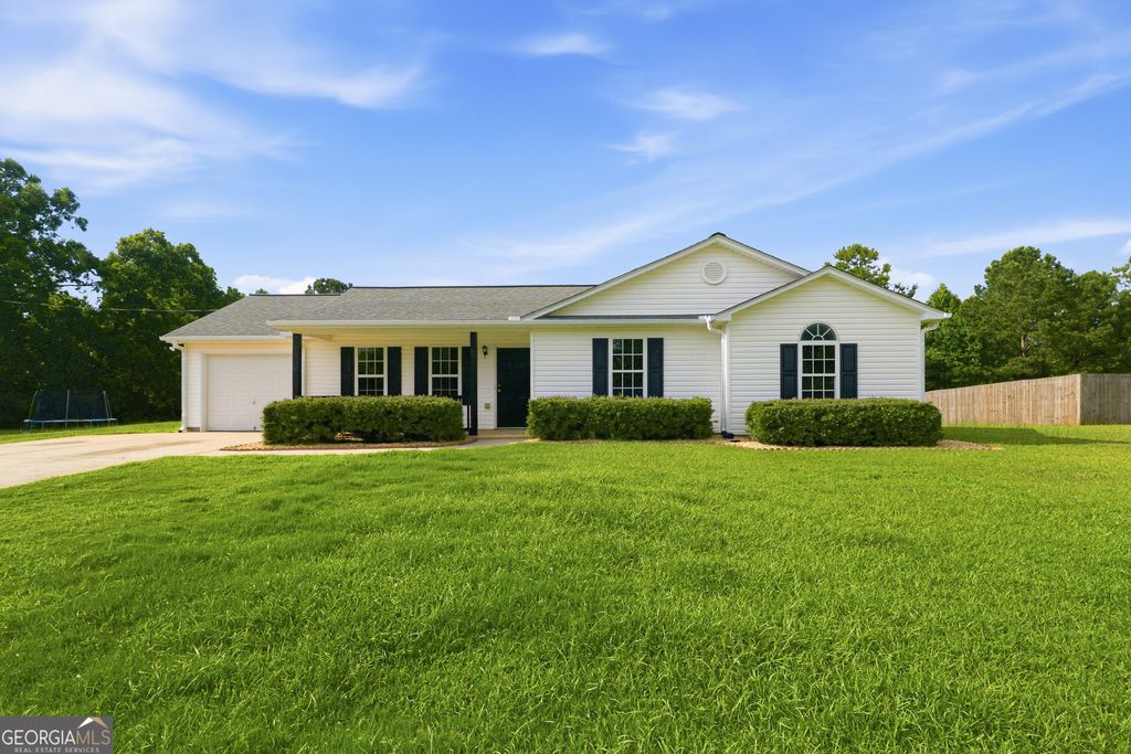 Photo of 30 Hunters Trace, Covington, GA 30014 (MLS # 10782950)