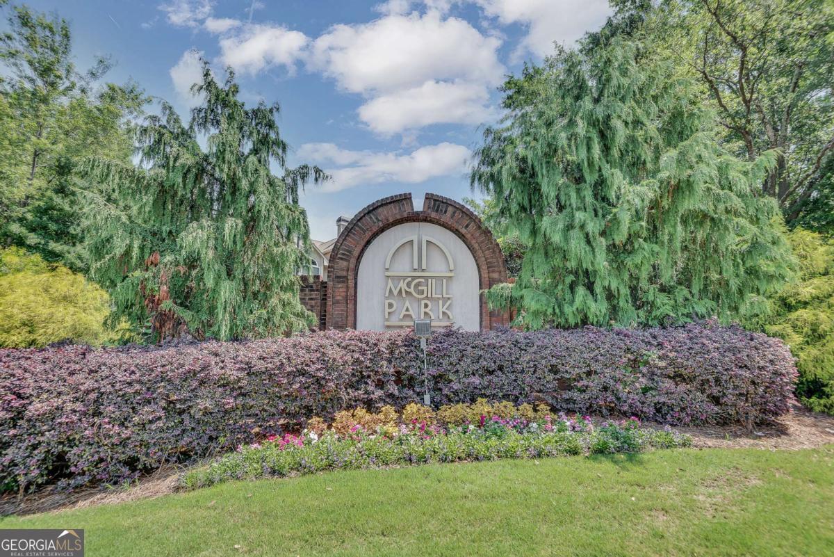137 McGill Park AVE NE 137