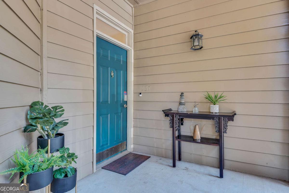 137 McGill Park AVE NE 137