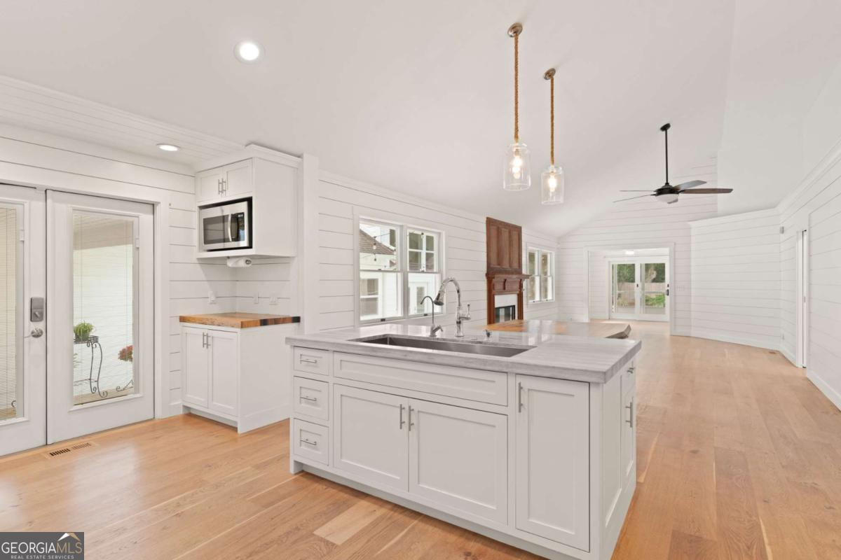 204 Youngwood DR