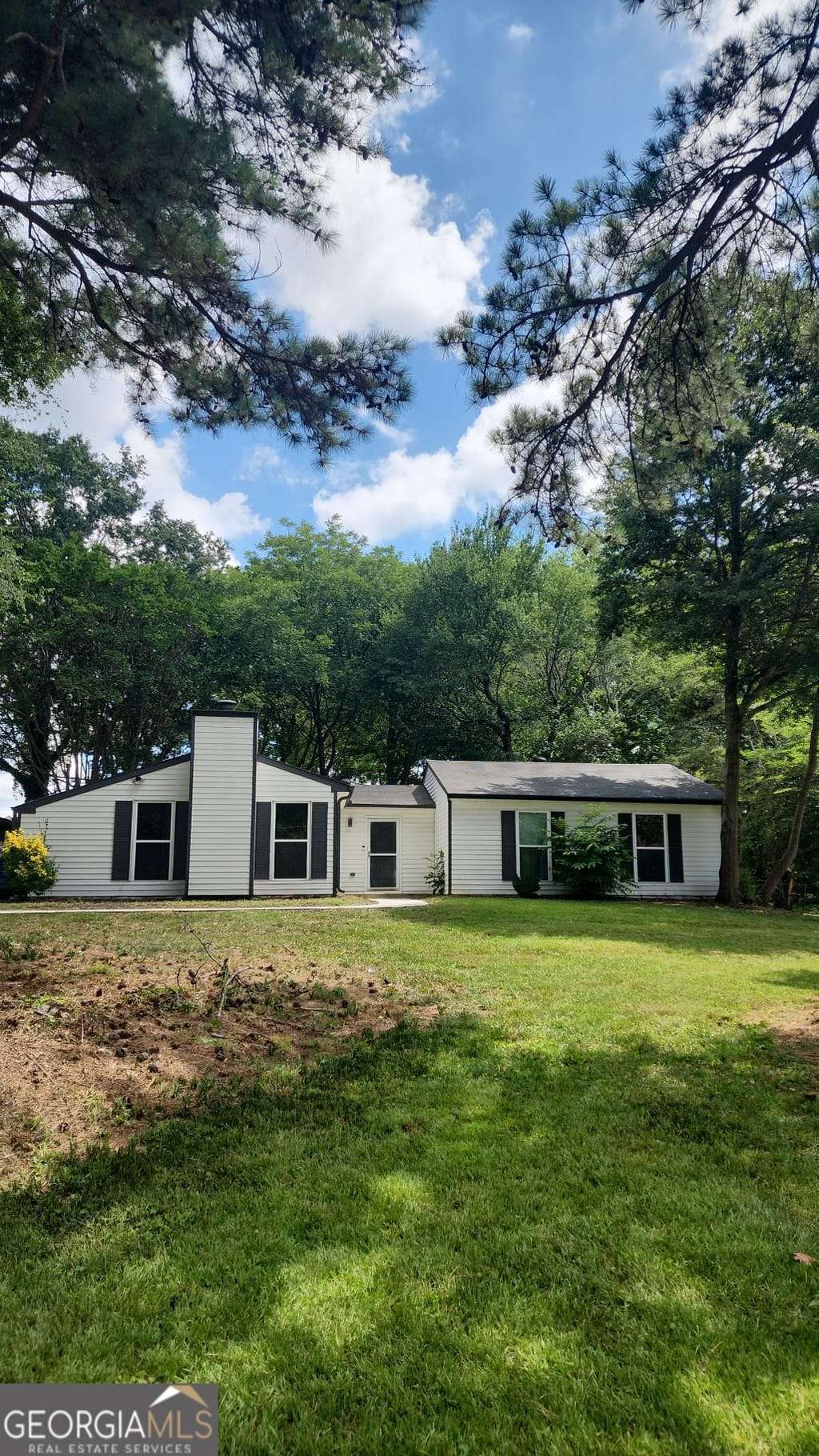 Photo of 980 Hilltop Court, Lawrenceville, GA 30045 (MLS # 10679602)