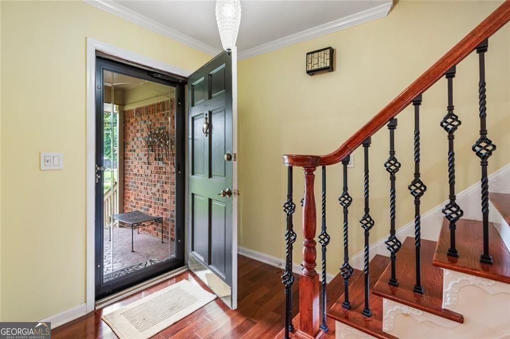 647 Shannon Green CIR SW