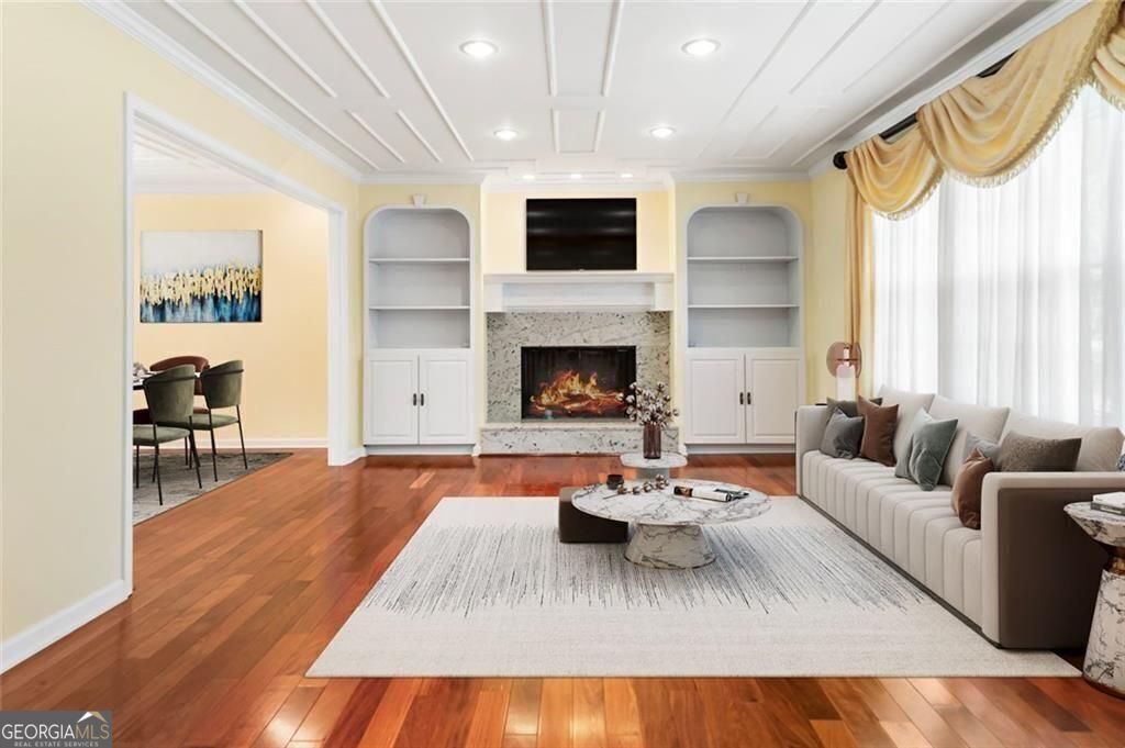 647 Shannon Green CIR SW