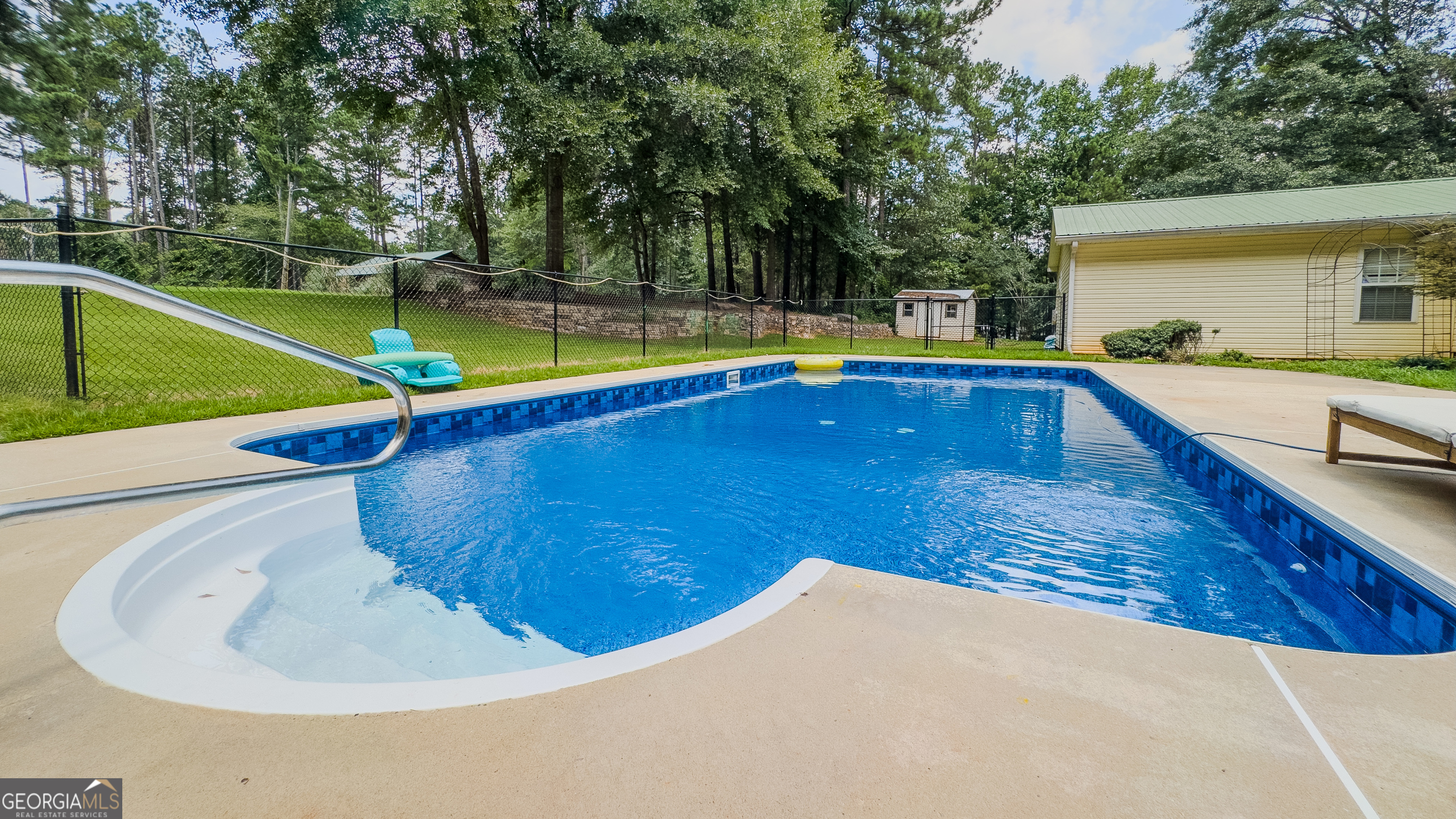 90 Howard RD
