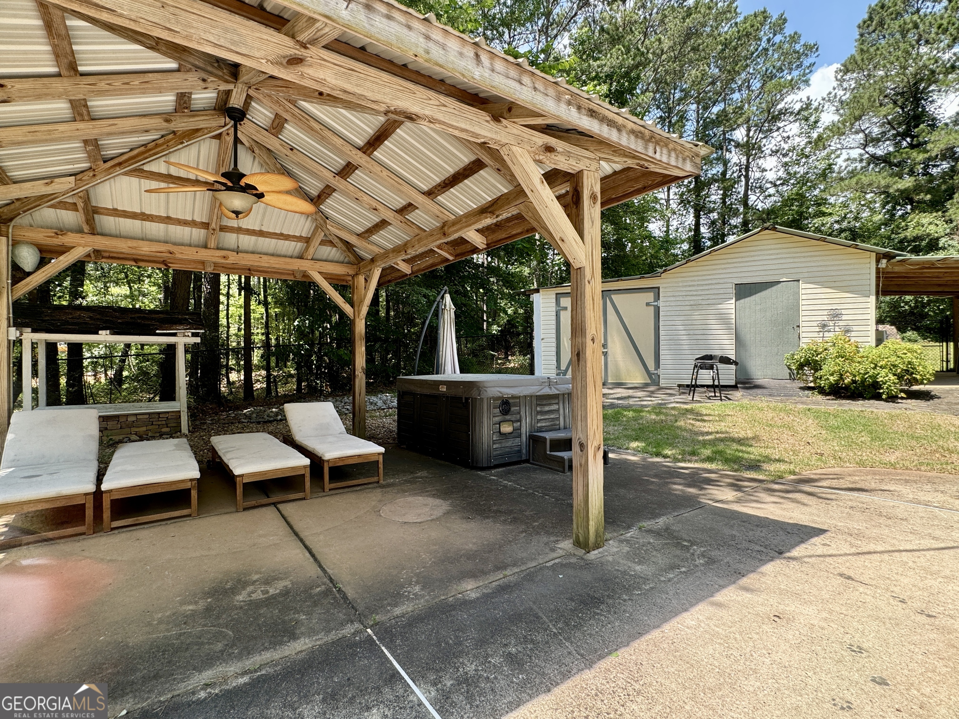 90 Howard RD