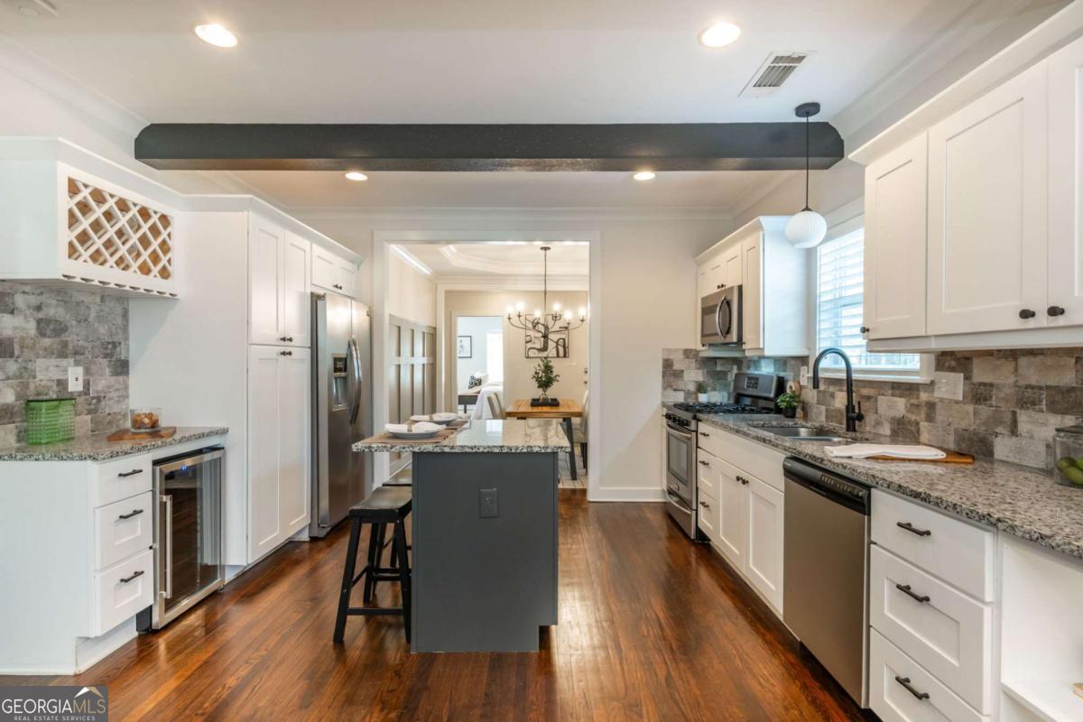 1045 Moreland AVE SE