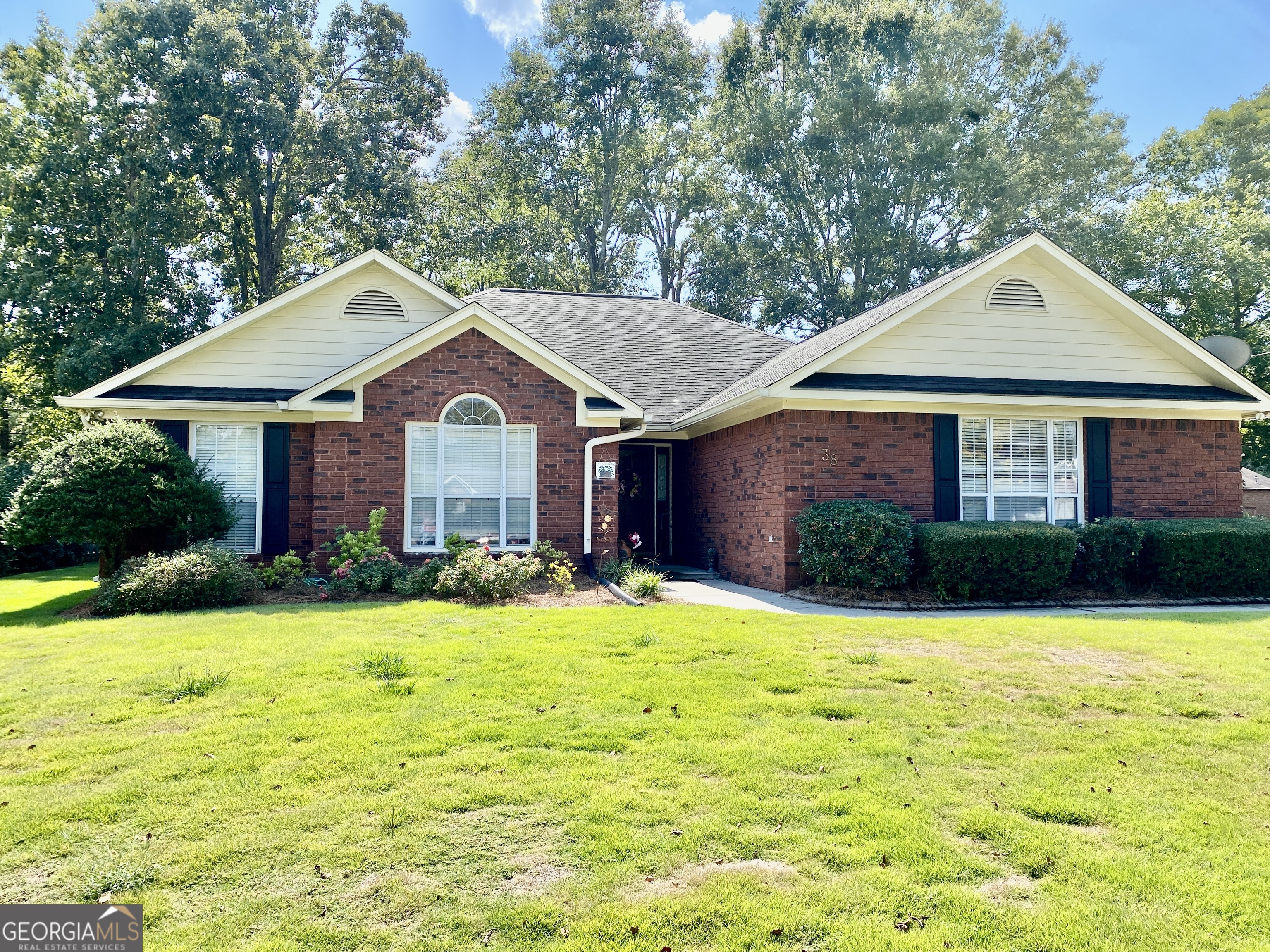 LOVELY BRICK HOME ON ONE OF THE MOST DESIRABLE STREETS IN GARDEN LAKES SUBDIVISION. THIS WONDERFUL 3 BR HOME FEATURES WONDERFUL PRIVACY ON A CULDESAC LOT AND A GREAT BACK YARD WITH A PATIO AND A CANVAS OVERHANG. THEY ARE HAVING AN ESTATE SALE SO INTERIOR PICTURES WILL BE AVAILABLE AFTER THE SALE.