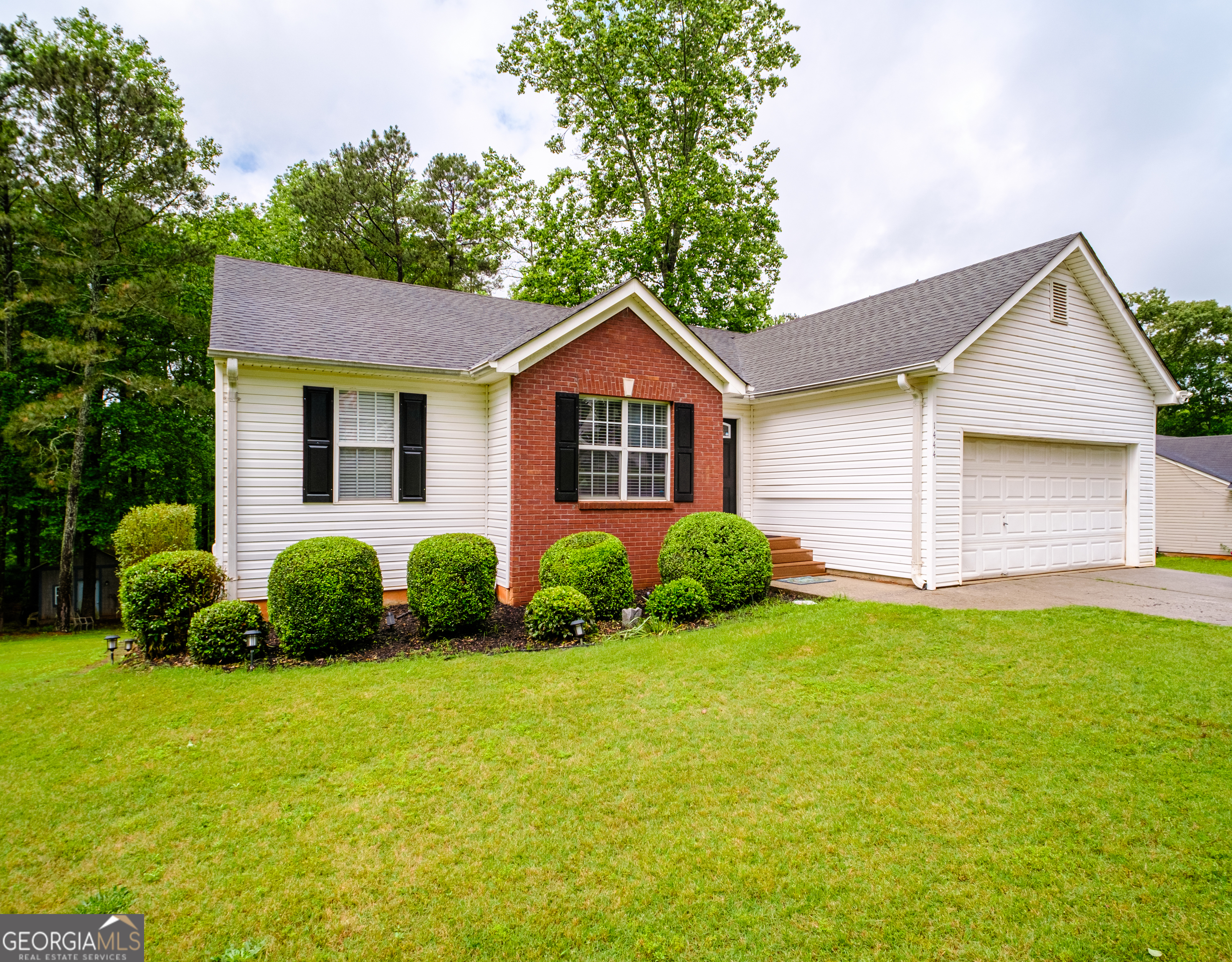 1444 Elliotts LN
