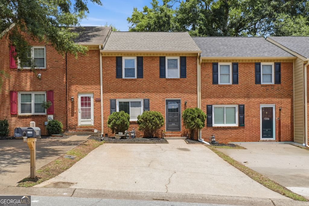 Photo of 1100 Westfield Trace SE, Smyrna, GA 30082 (MLS # 10785984)
