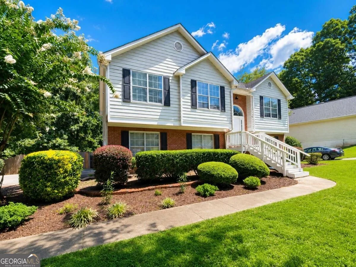 2095 Oakpointe Court