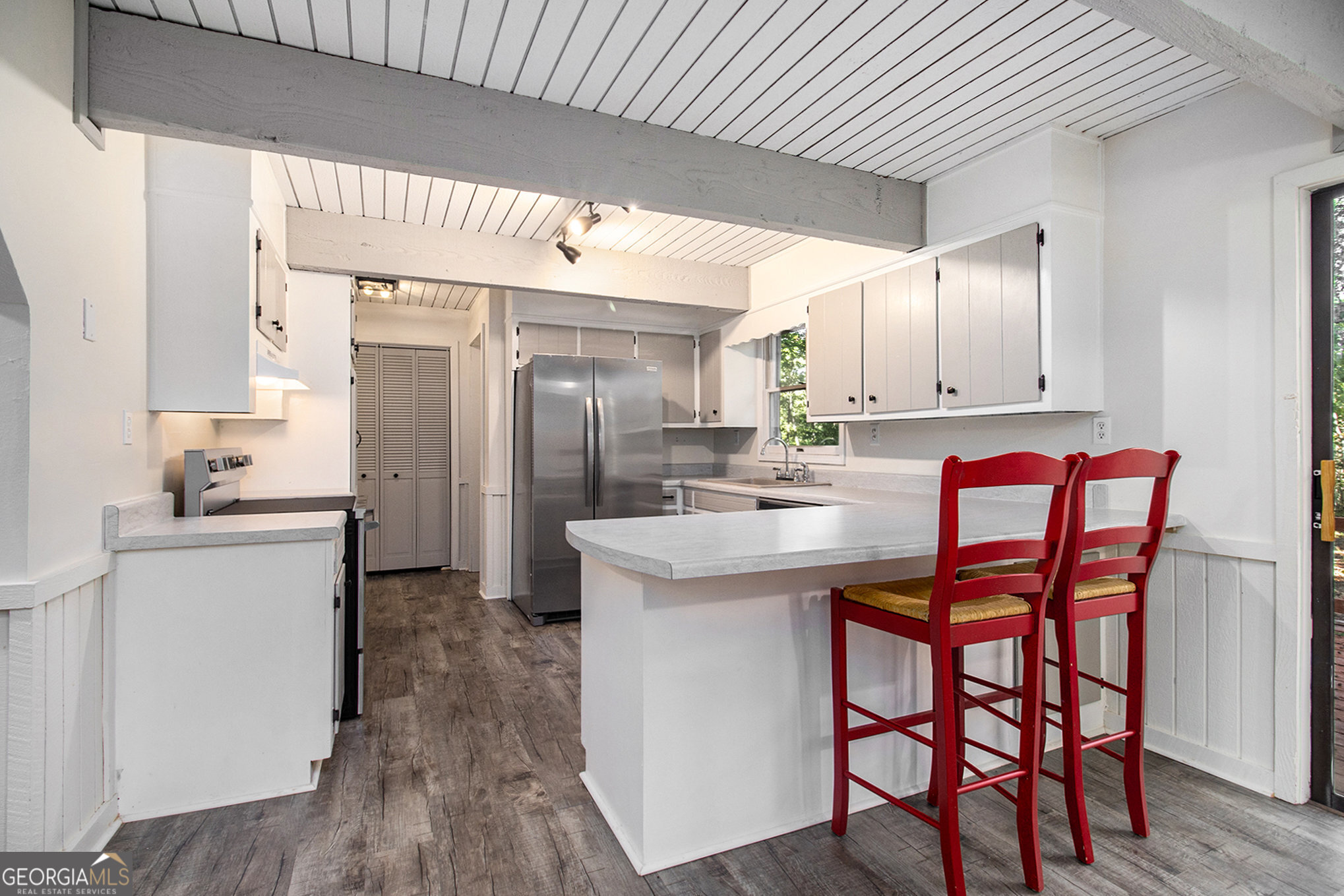 2103 Highway 136 E