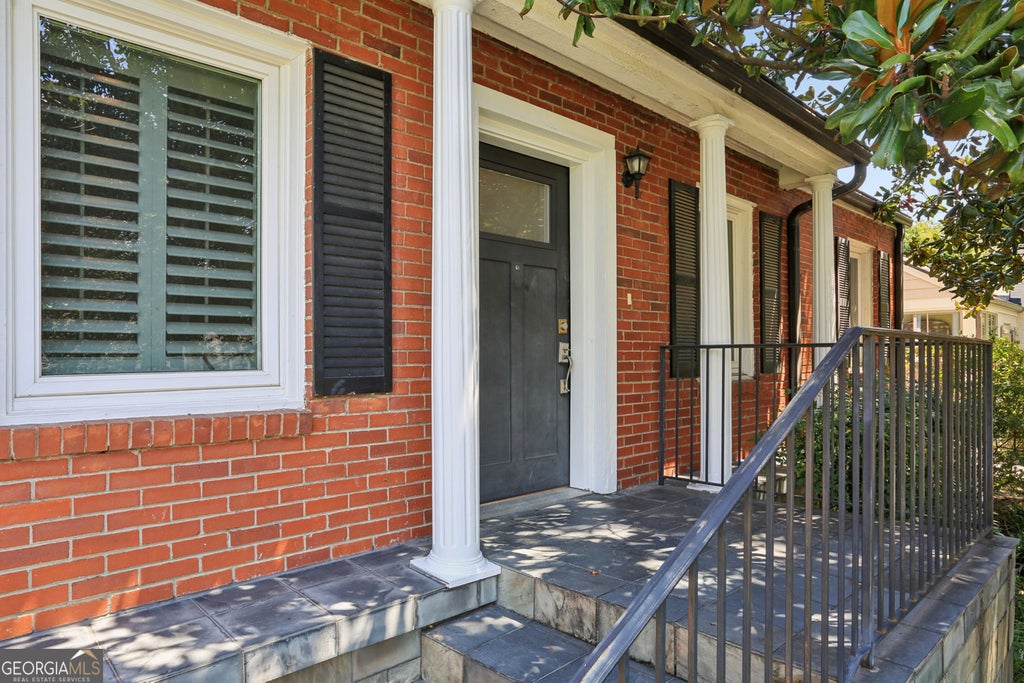 Photo of 266 Midvale Drive NE, Atlanta, GA 30342 (MLS # 10836545)