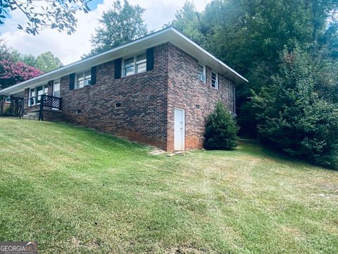 A home in Toccoa