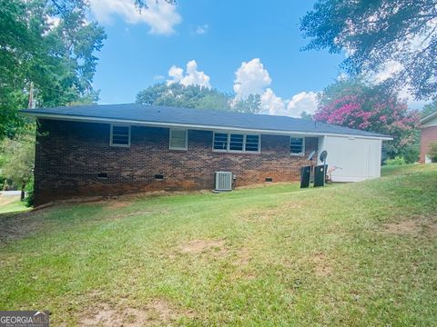 A home in Toccoa