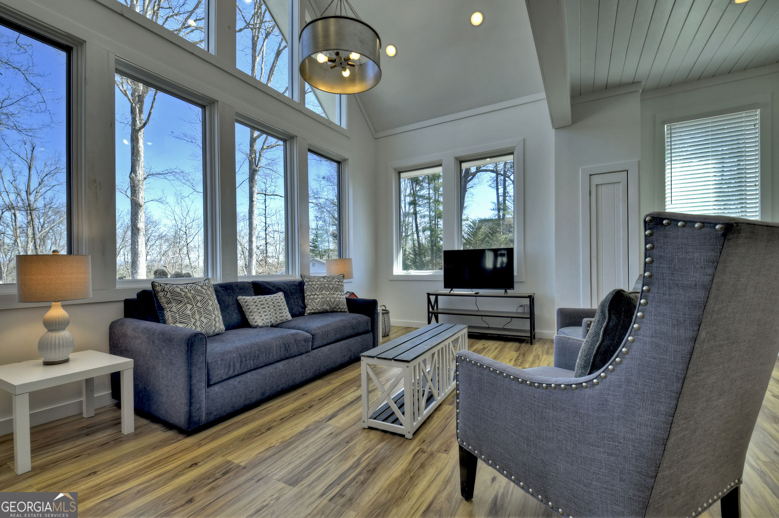121 Cider House LN