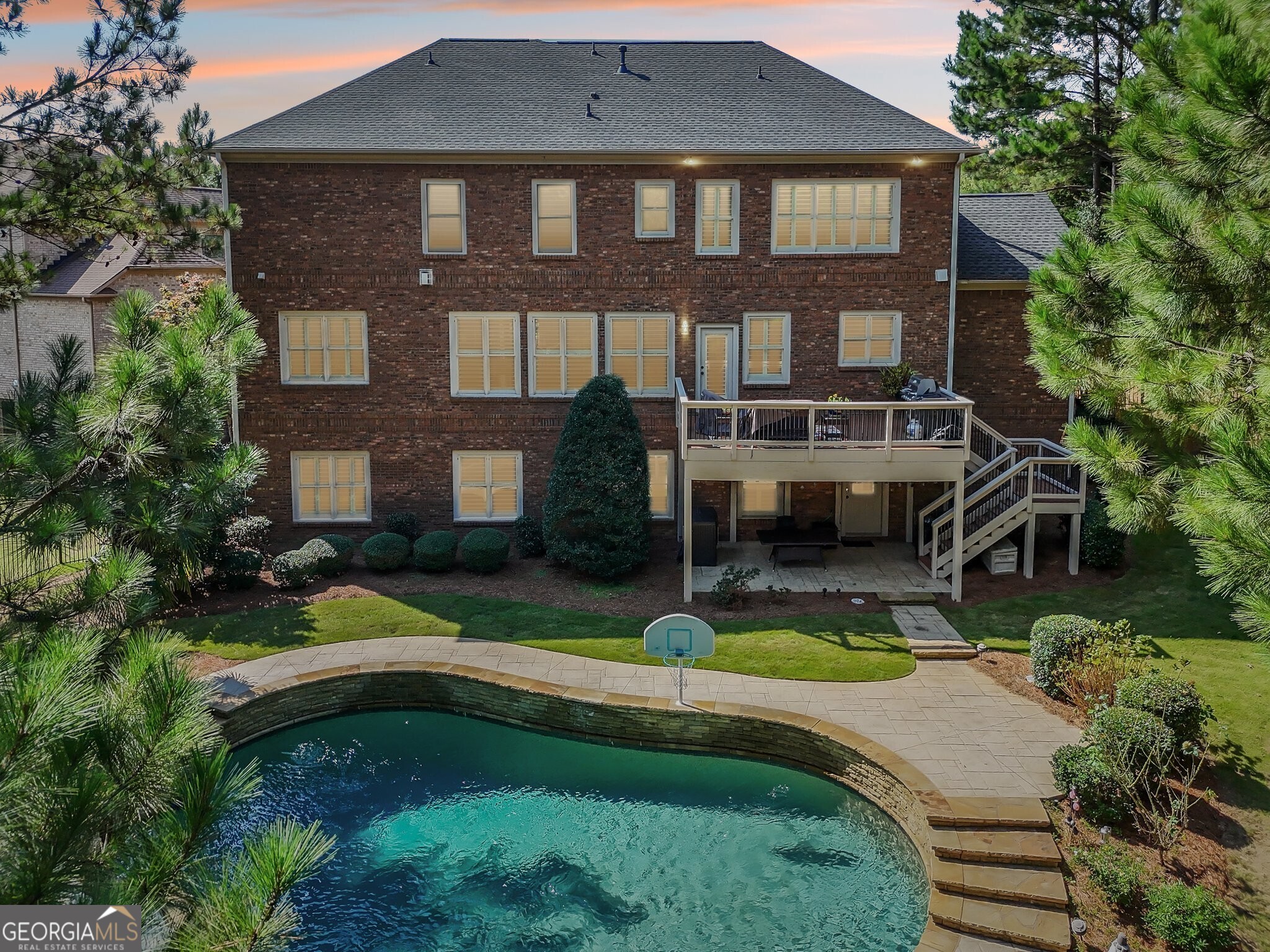 3950 Stanford DR