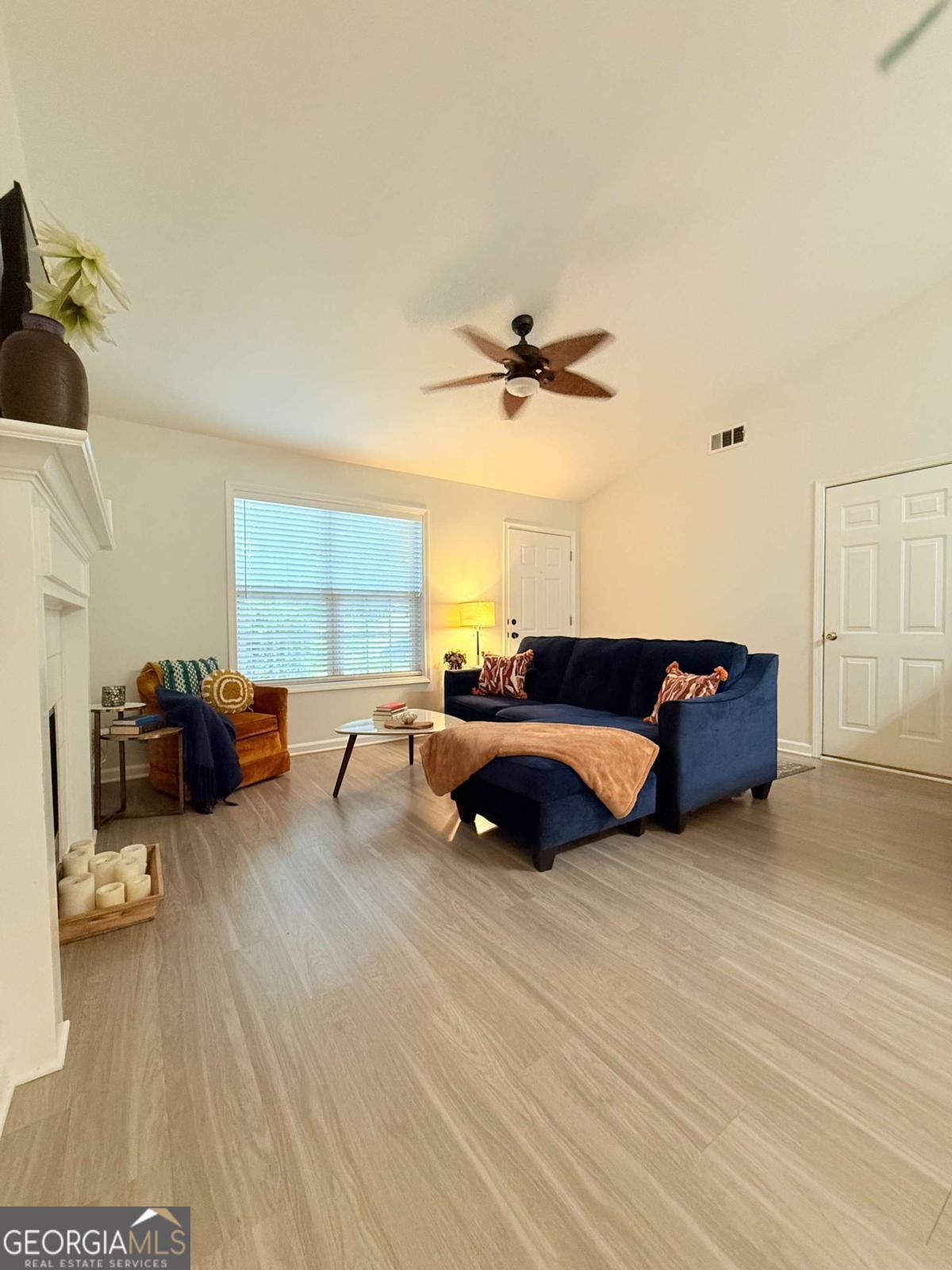 208 Park PL