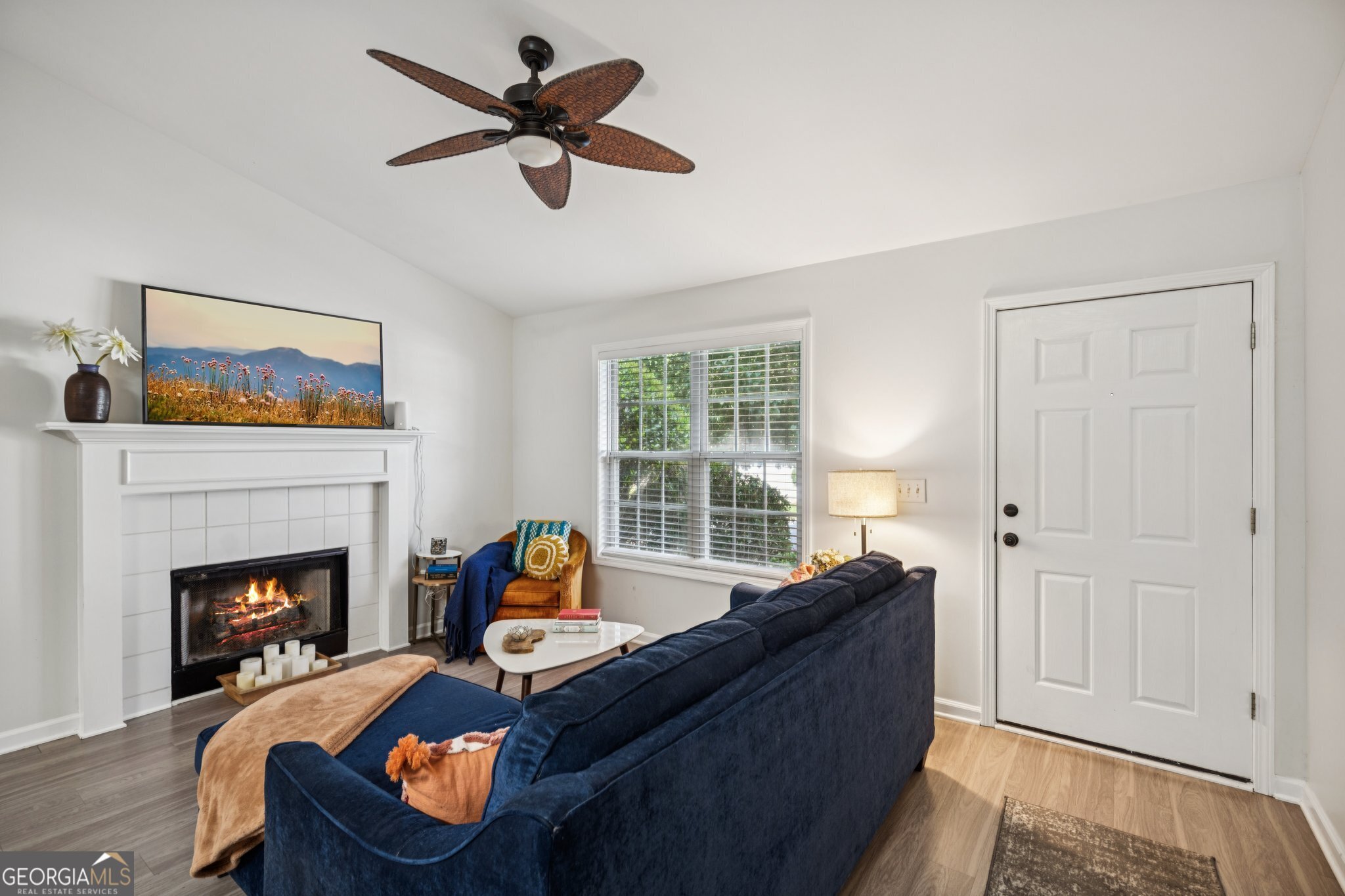 208 Park PL