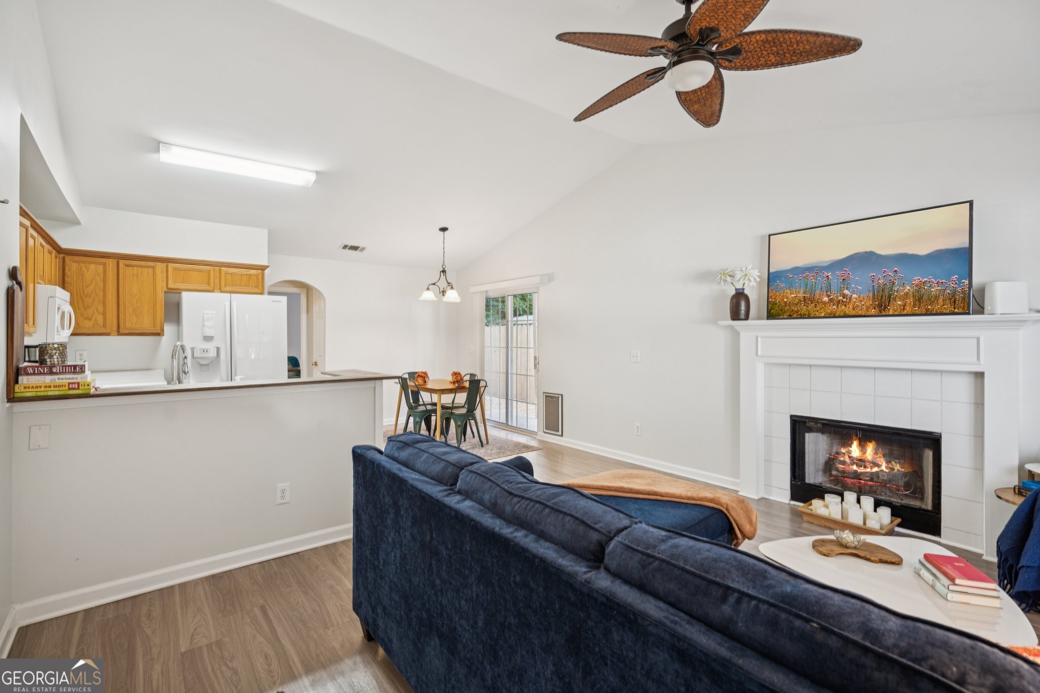 208 Park PL