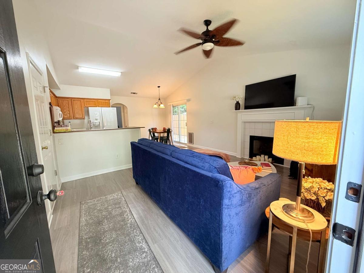 208 Park PL