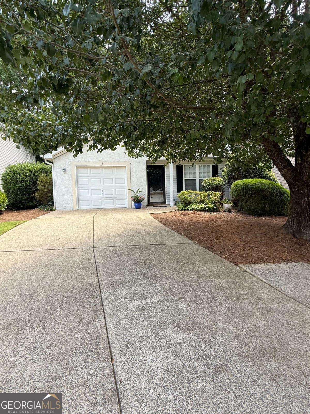 208 Park PL