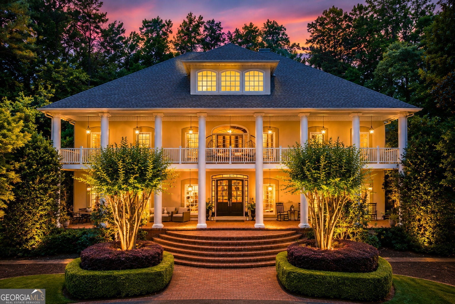 710 Walnut DR