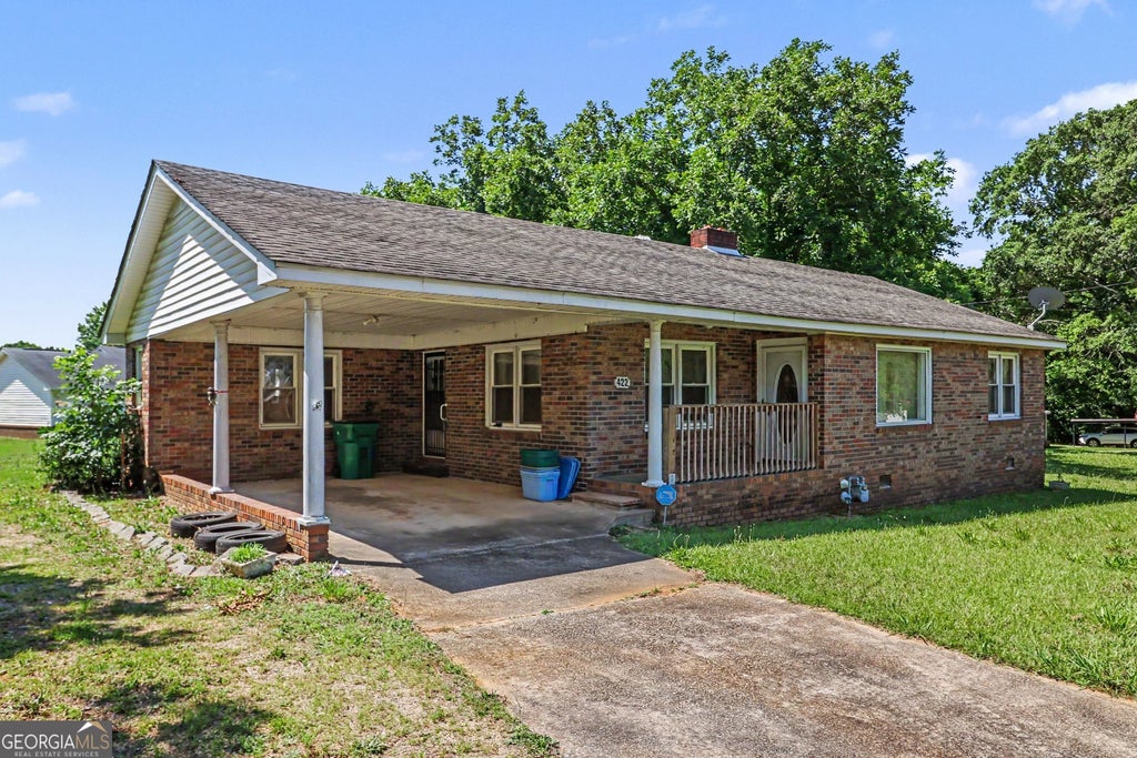Photo of 422 Bartson Street, Lavonia, GA 30553 (MLS # 10791135)