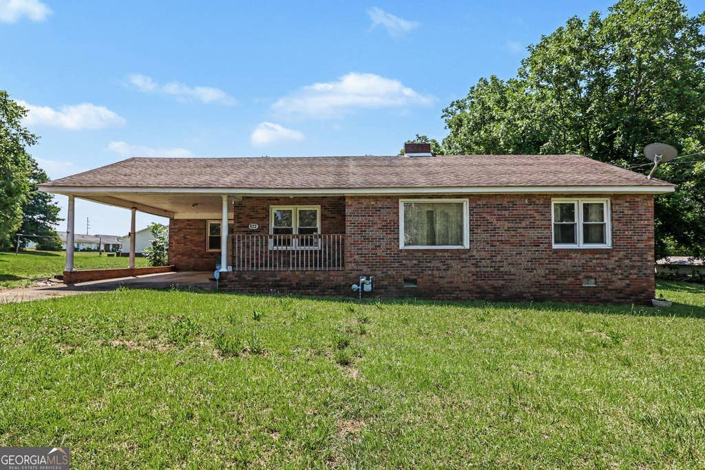 Photo of 422 Bartson Street, Lavonia, GA 30553 (MLS # 10791135)