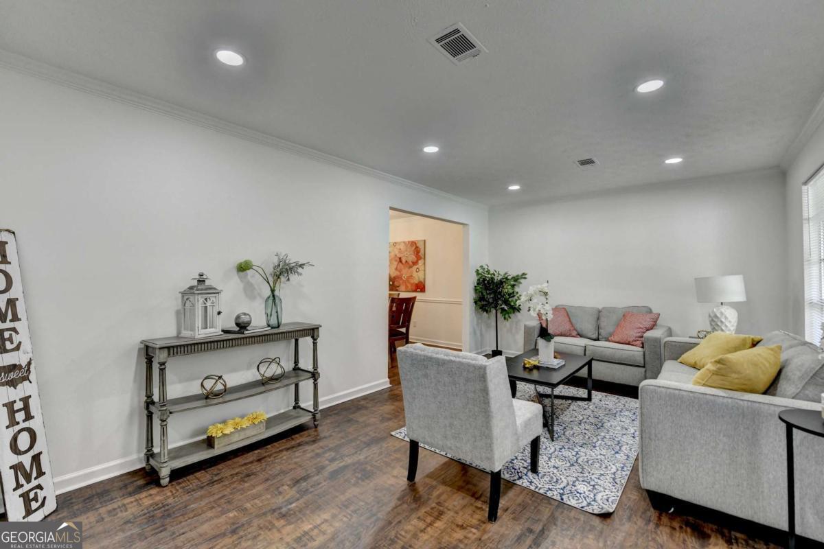 655 Barrington WAY