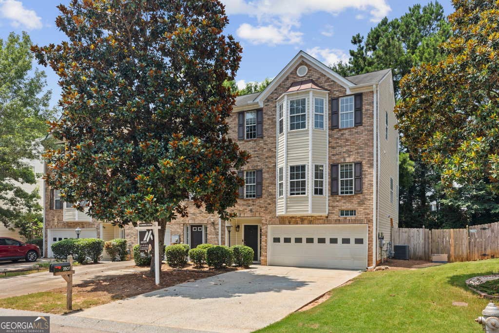 Photo of 2507 Stonegate Drive NW, Acworth, GA 30101 (MLS # 10798754)