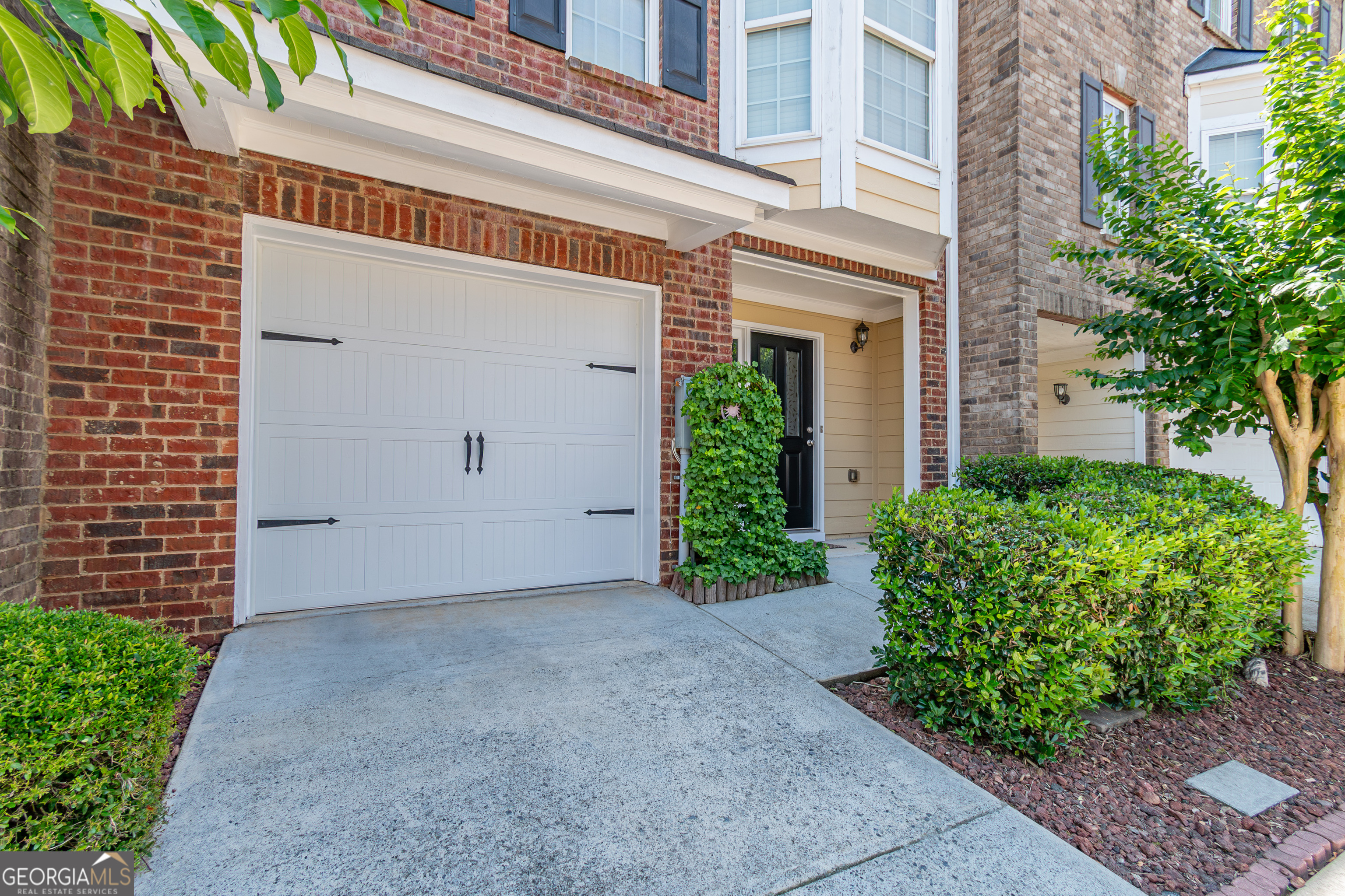 Photo 2 of 45 of 4218 CHATHAM RIDGE DR townhome