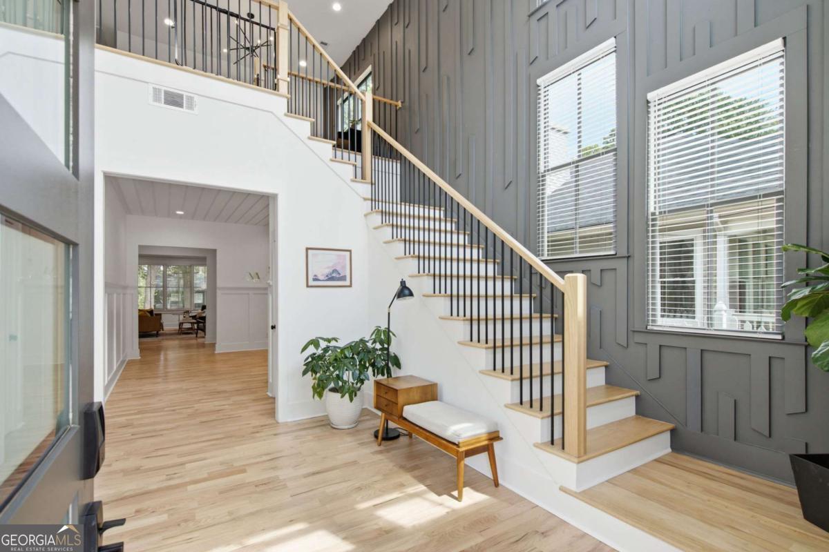 60 Bates AVE SE