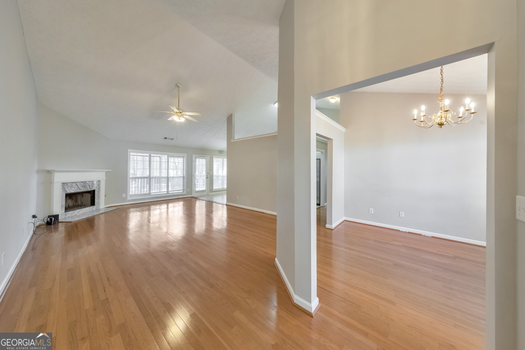 868 Ashley Crossing LN