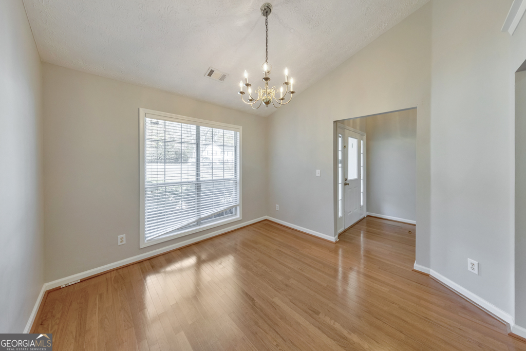 868 Ashley Crossing LN