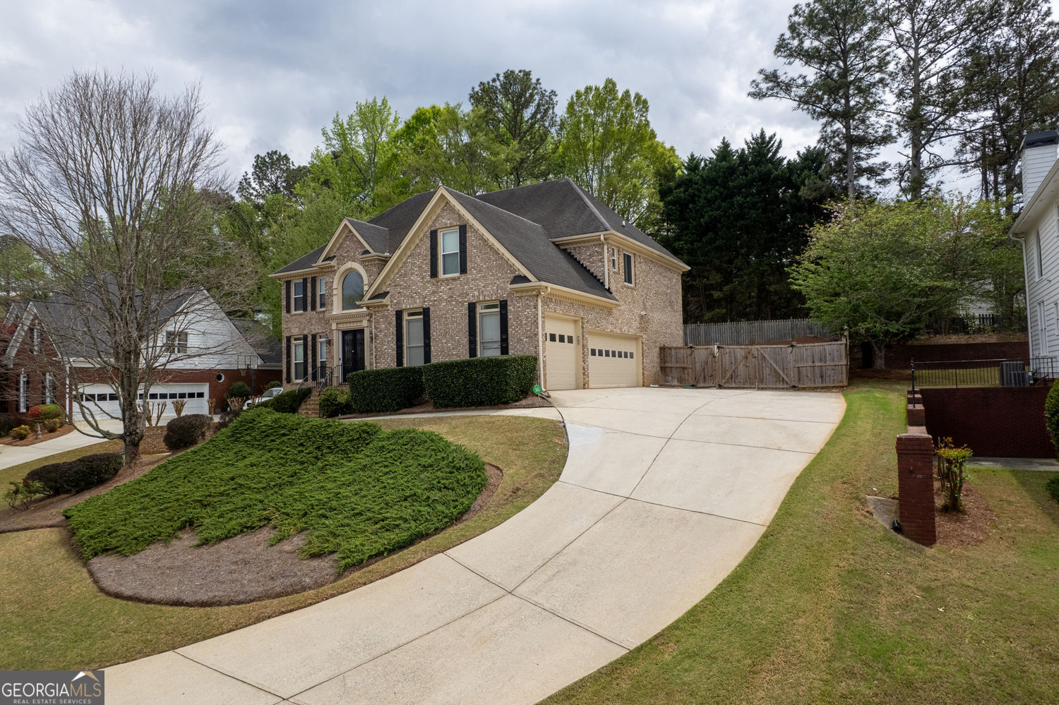 875 Ingleside DR