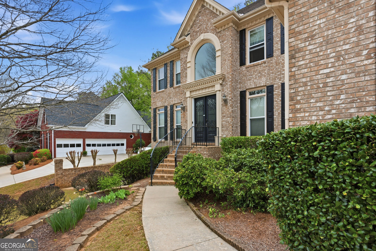 875 Ingleside DR
