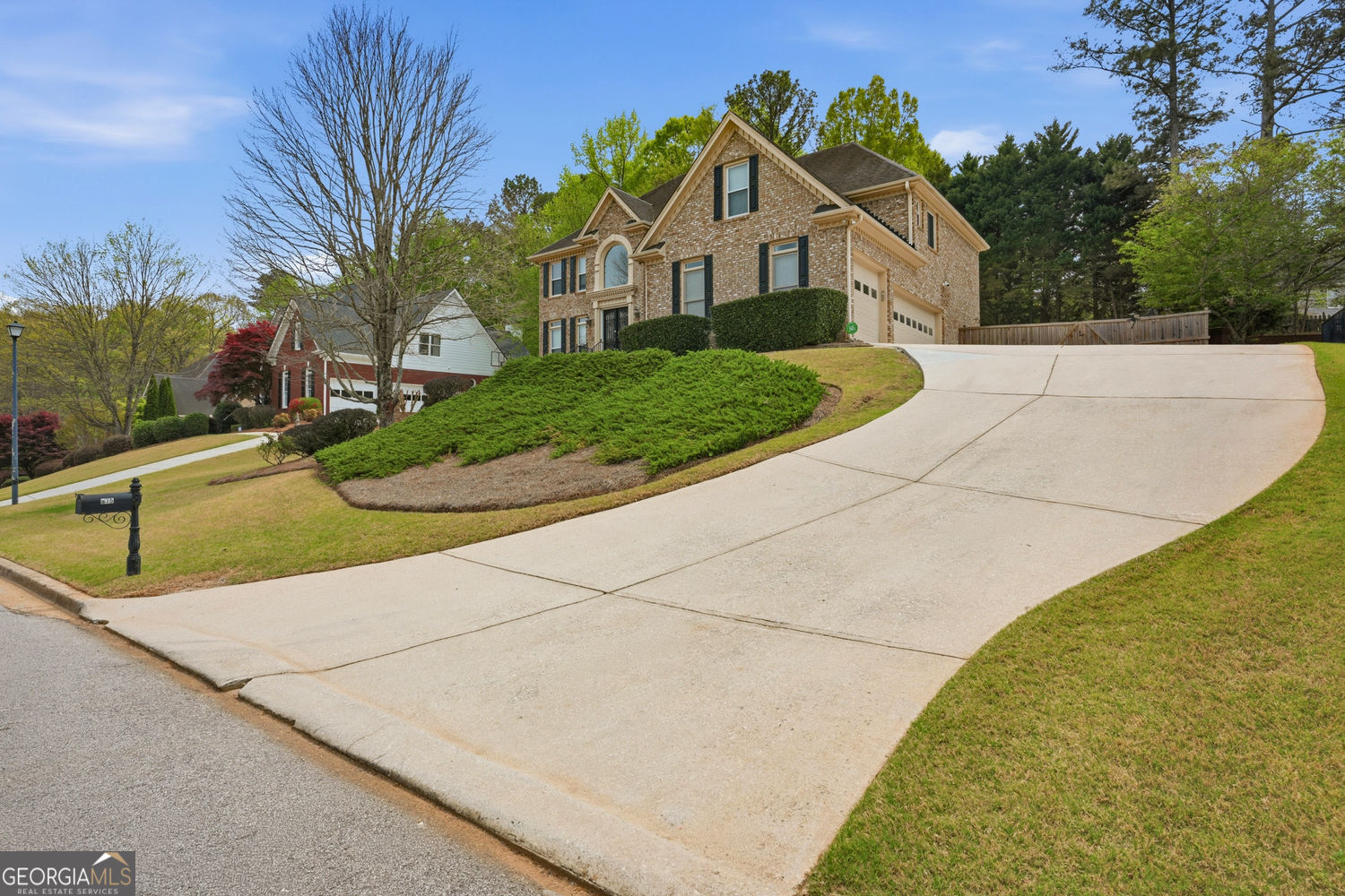 875 Ingleside DR