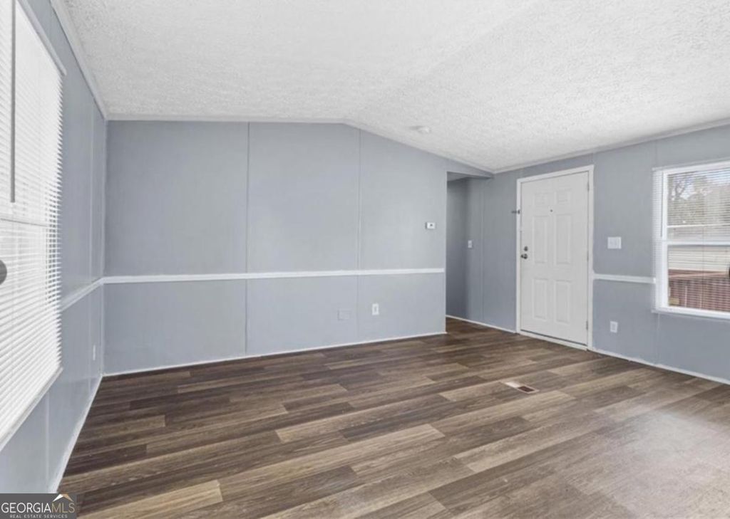 Photo of 204 Fleetwood Dr, Fayetteville, GA 30214 (MLS # 10685341)