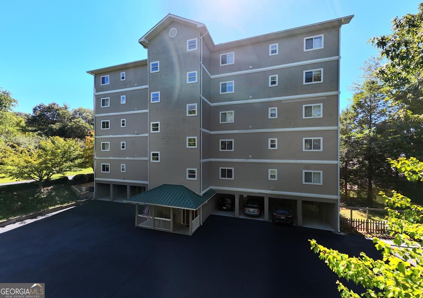 121 River ST 3A