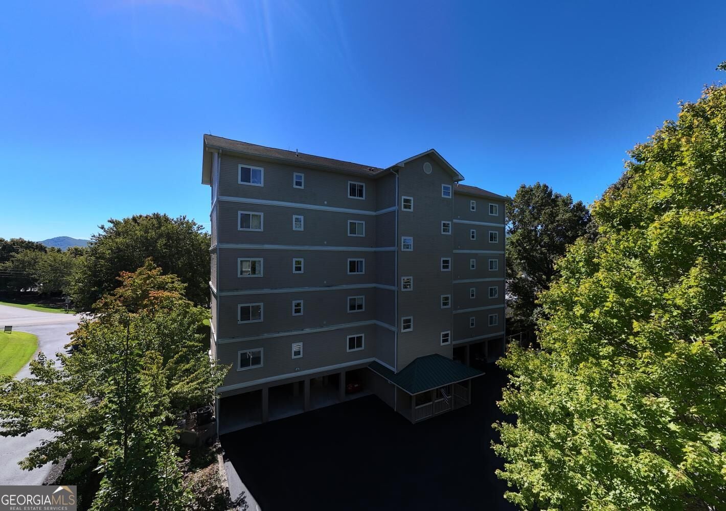 121 River ST 3A
