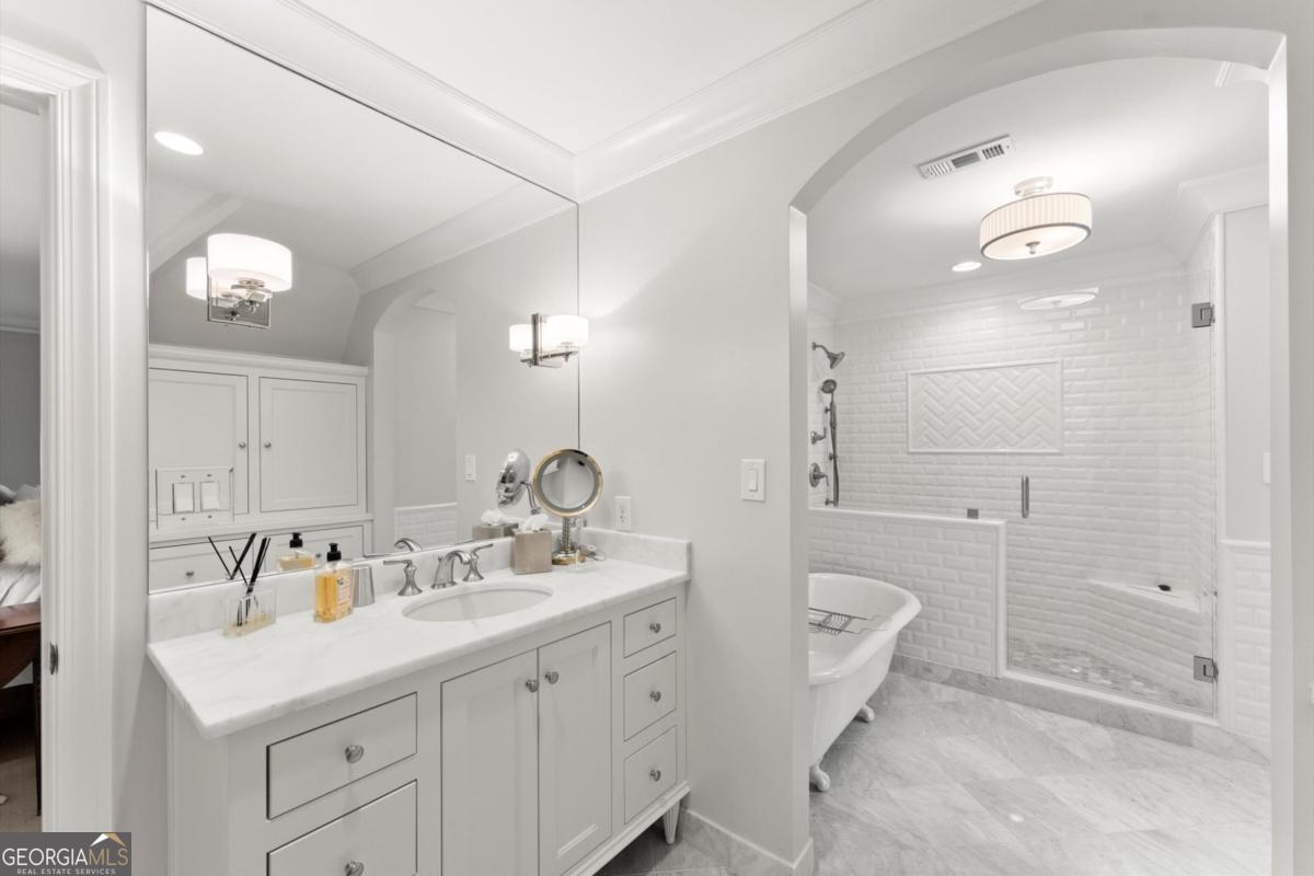 Atlanta Country Club - Residential