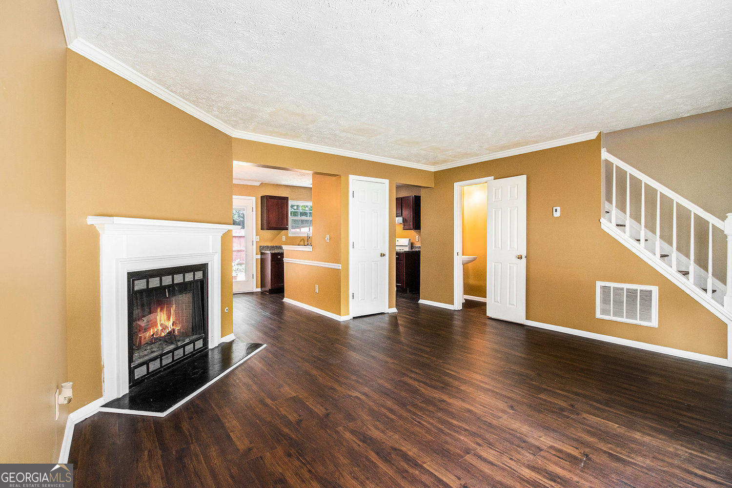 5575 Wells CIR