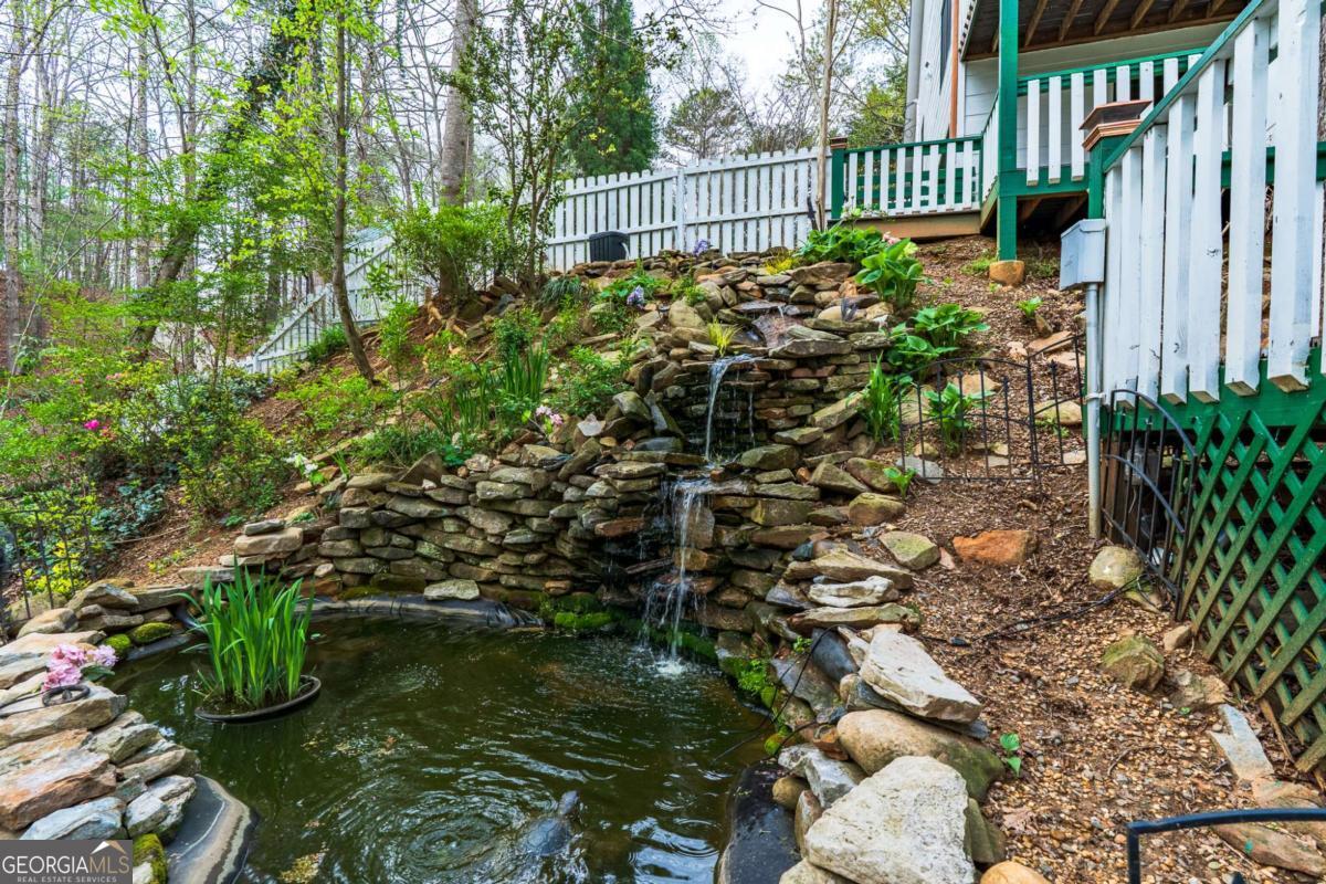 2037 Newport DR