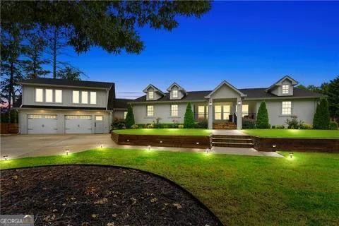 This beautiful property has 4 bedrooms, 4.5 FULL BATHS, with private fenced yard. This home is a 3,2530 SF, it belongs to 9/10 schools. No HOA.