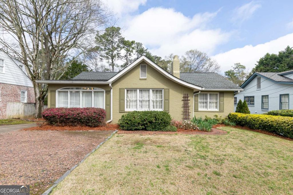 Photo of 683 Collier Road NW, Atlanta, GA 30318 (MLS # 10708194)