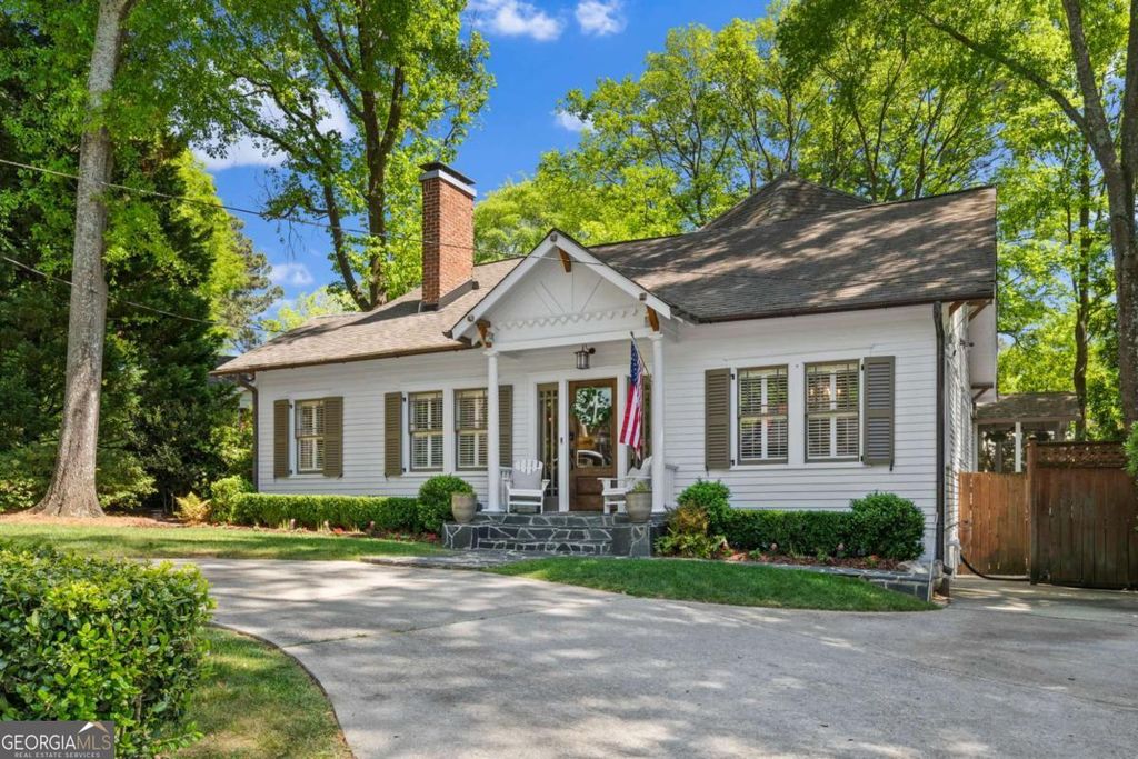 Photo of 109 Peachtree Hills Avenue NE, Atlanta, GA 30305 (MLS # 10737685)