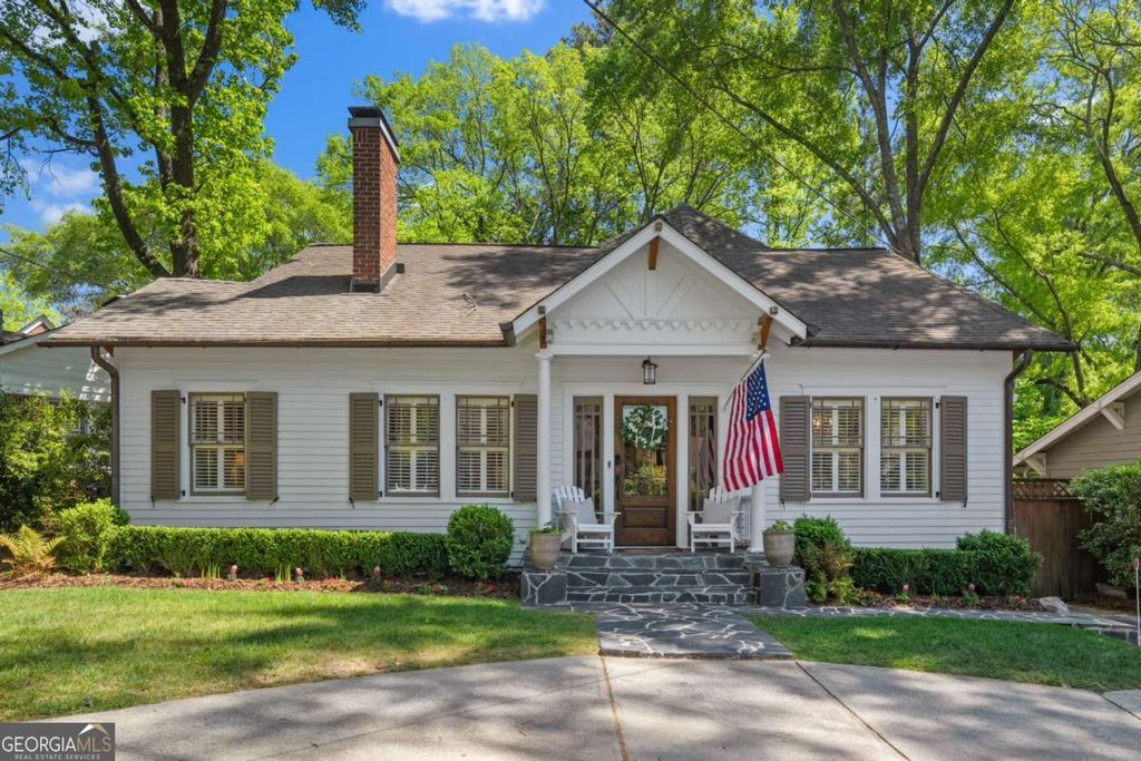 Photo of 109 Peachtree Hills Avenue NE, Atlanta, GA 30305 (MLS # 10737685)